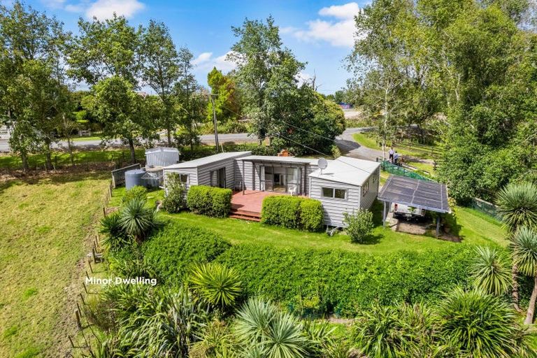 Photo of property in 98 Hanham Road, Kumeu, 0891