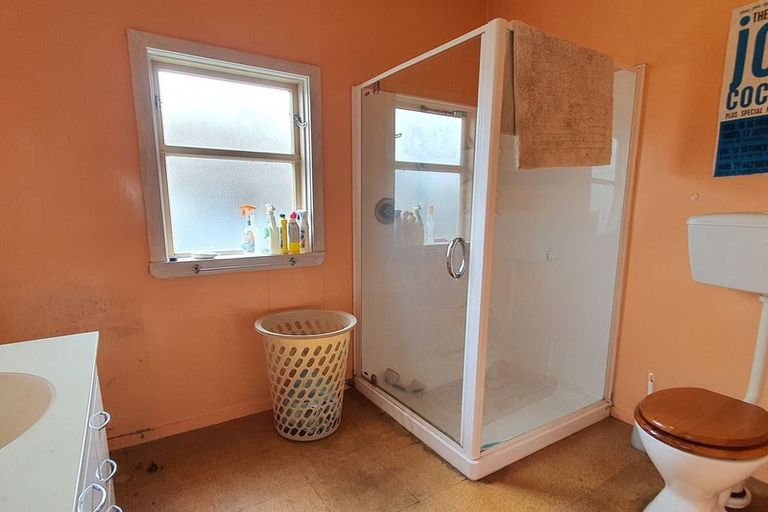 Photo of property in 24 Leonard Street, Waimate, 7924