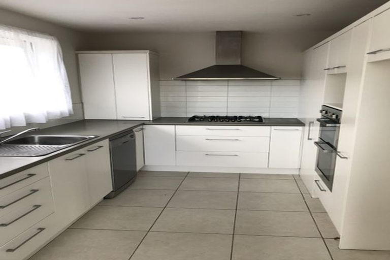 Photo of property in 33 Fern Drive, Halswell, Christchurch, 8025