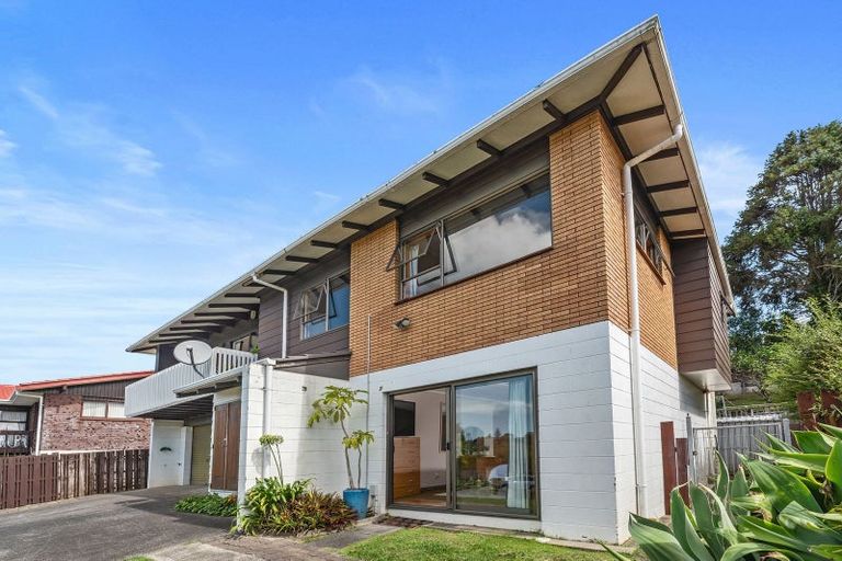 Photo of property in 28 Stapleford Crescent, Browns Bay, Auckland, 0630