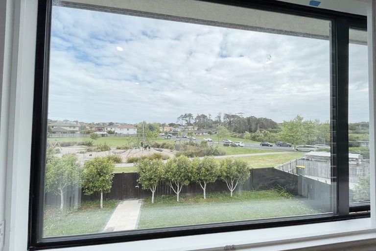 Photo of property in 3 Ballintra Close, Pinehill, Auckland, 0632