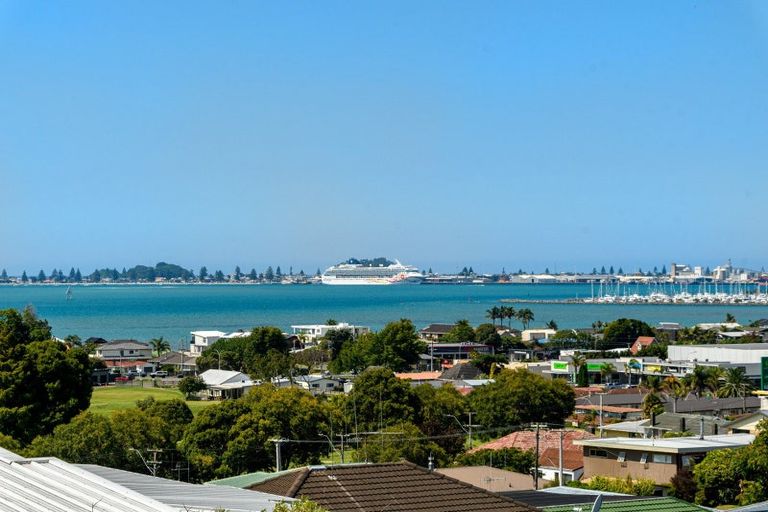 Photo of property in 3 Seaview Road, Otumoetai, Tauranga, 3110