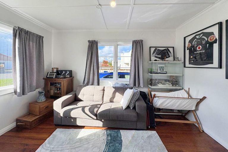 Photo of property in 97 Niblett Street, Whanganui, 4500
