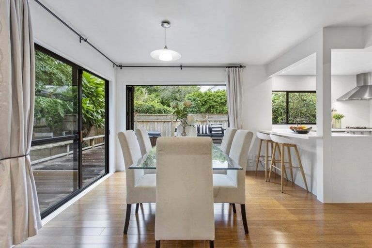 Photo of property in 29 Headland Drive, Long Bay, Auckland, 0630