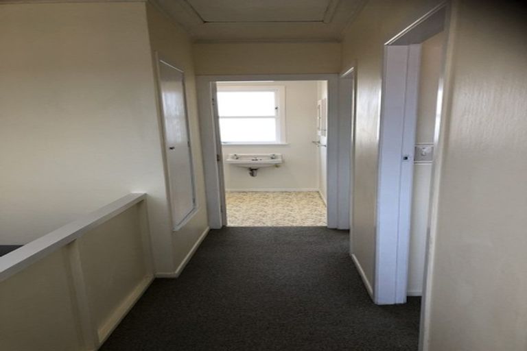 Photo of property in Shakespeare Flats, 8/48 Merton Street, Trentham, Upper Hutt, 5018