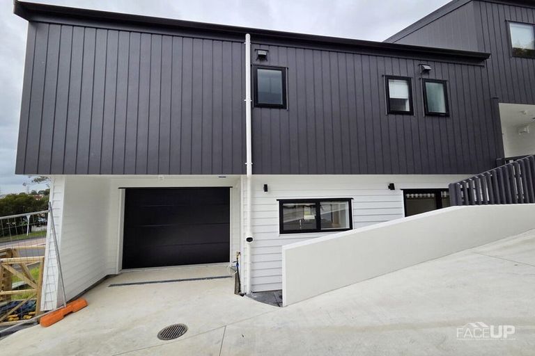 Photo of property in 79d Gallony Avenue, Massey, Auckland, 0614