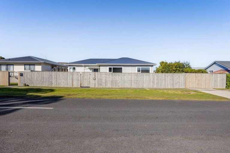 Photo of property in 23 Longfellow Road, Opunake, 4616