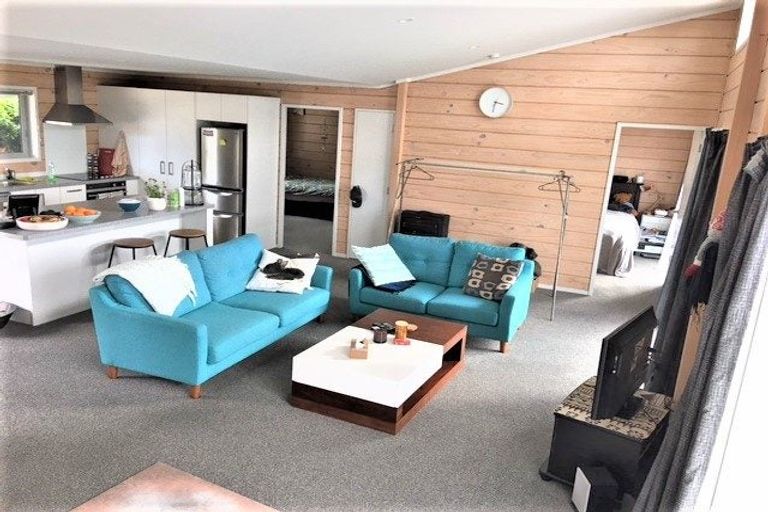 Photo of property in 56a Bay Street, Red Beach, 0932