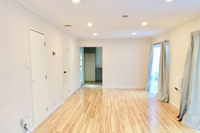 Photo of property in 61a Sunset Road, Totara Vale, Auckland, 0632