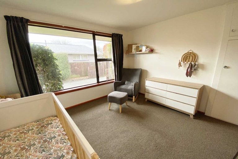 Photo of property in 15 Oldwood Street, Bishopdale, Christchurch, 8053