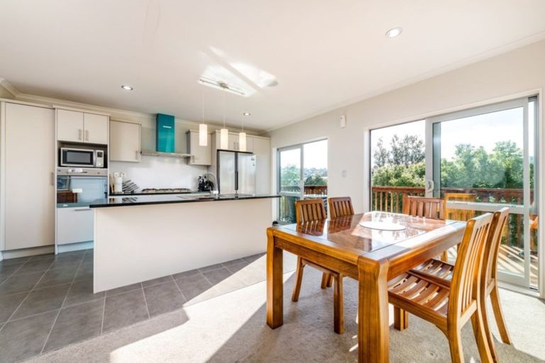 Photo of property in 13 Cartmel Avenue, Massey, Auckland, 0614