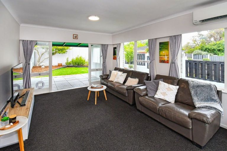 Photo of property in 2/5 Ashdown Place, Pahurehure, Papakura, 2113