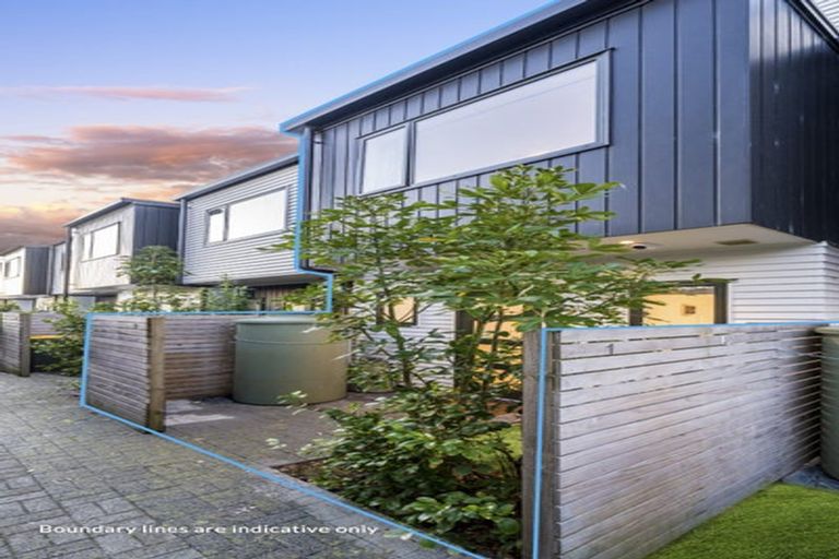 Photo of property in 2/46 Te Kanawa Crescent, Henderson, Auckland, 0610