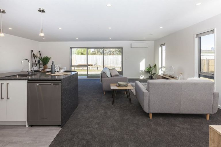 Photo of property in 15 Kingsbridge West, Burwood, Christchurch, 8083