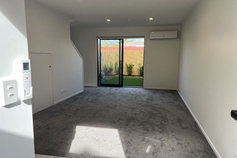 Photo of property in 4/10 Yeovil Road, Te Atatu Peninsula, Auckland, 0610