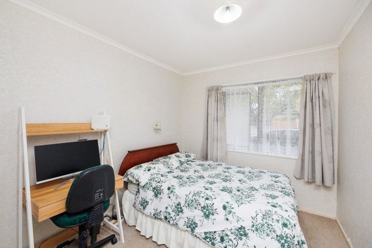 Photo of property in 1/11 Woodfield Avenue, Roslyn, Palmerston North, 4414