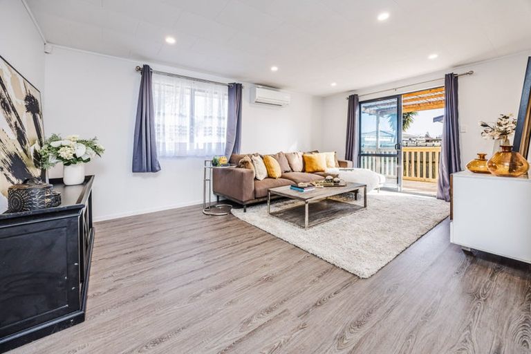 Photo of property in 47a Sutton Crescent, Papakura, 2110