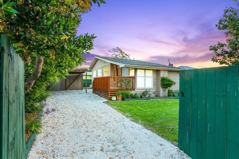 Photo of property in 554 Swanson Road, Ranui, Auckland, 0612