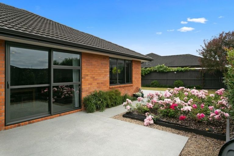 Photo of property in 6 Rose Leigh Drive, Cambridge, 3434