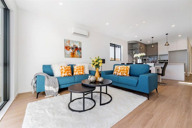 Photo of property in 18 Woven Place, Karaka, Papakura, 2113