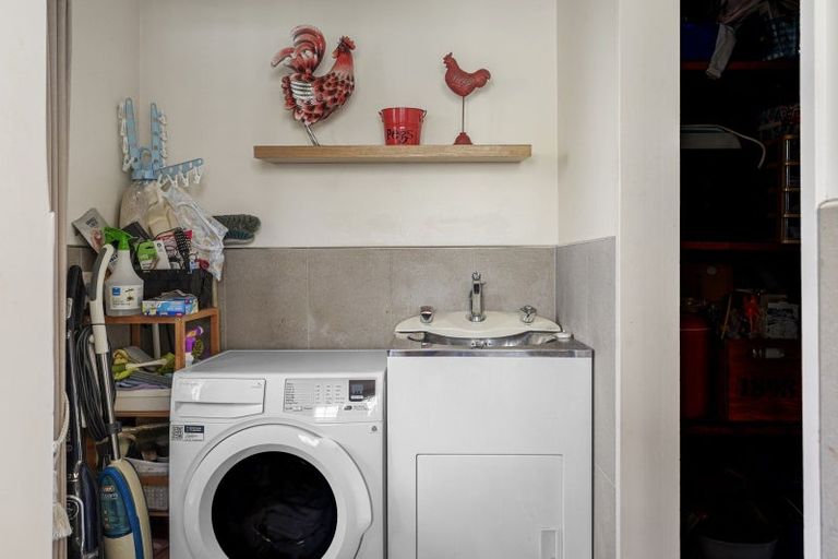 Photo of property in 1/15 Tudor Avenue, Ilam, Christchurch, 8041