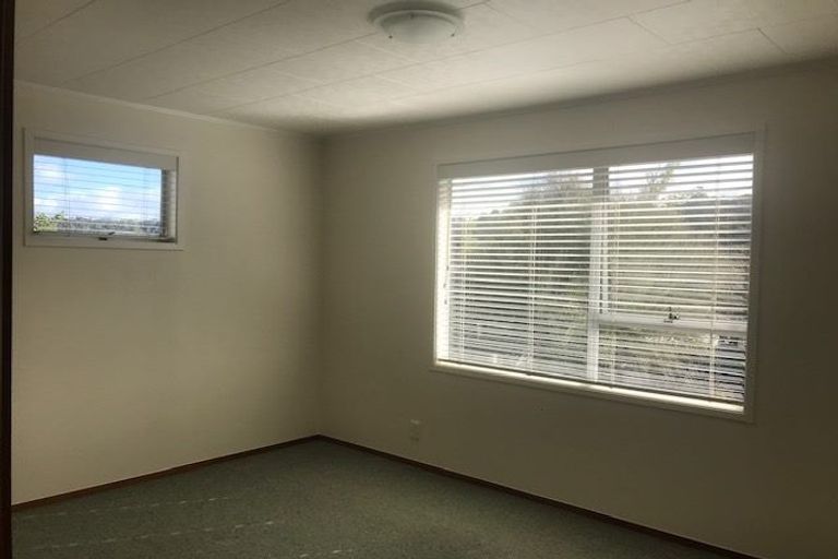 Photo of property in 1/15 Glastron Place, Bayview, Auckland, 0629