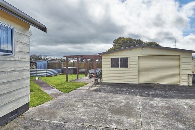 Photo of property in 10 Grange Place, Milson, Palmerston North, 4414