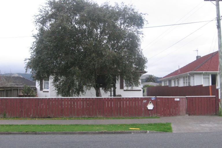 Photo of property in 217 Oxford Terrace, Avalon, Lower Hutt, 5011