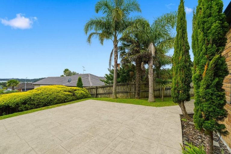 Photo of property in 19 Black Teal Close, Unsworth Heights, Auckland, 0632