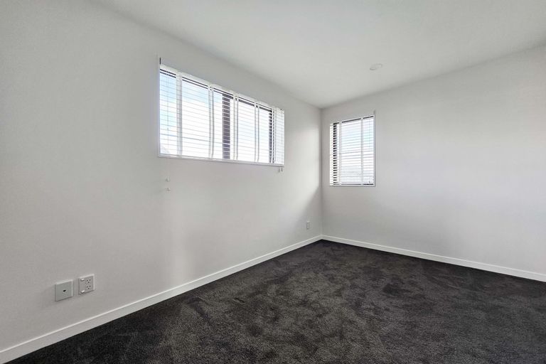Photo of property in 23 Fredrick Hanson Road, Papakura, 2110