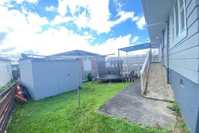 Photo of property in 211 Sturges Road, Henderson, Auckland, 0612