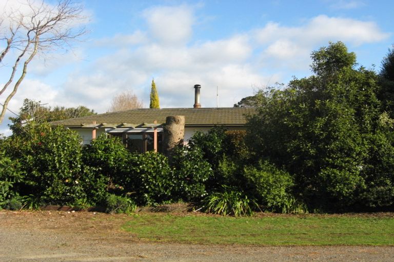 Photo of property in 21 Lake Street, Takapau, 4203