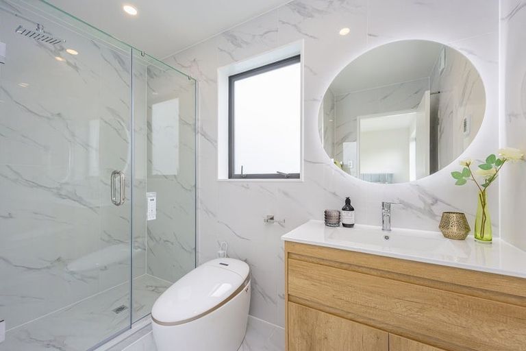 Photo of property in 10/6 Woodhouse Place, West Harbour, Auckland, 0618