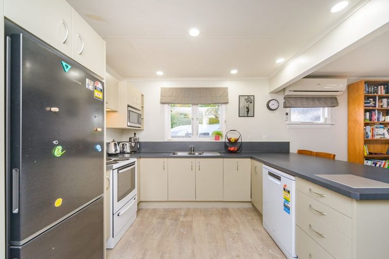 Photo of property in 118 Pahiatua Street, Hokowhitu, Palmerston North, 4410