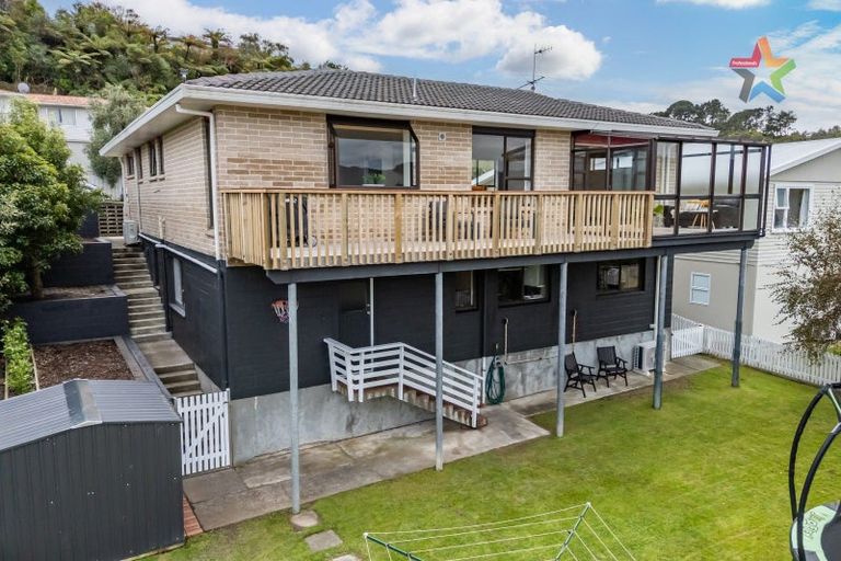 Photo of property in 4 Gainsborough Grove, Belmont, Lower Hutt, 5010