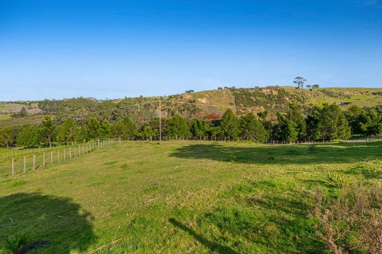 Photo of property in 499 Shelly Beach Road, South Head, Helensville, 0874