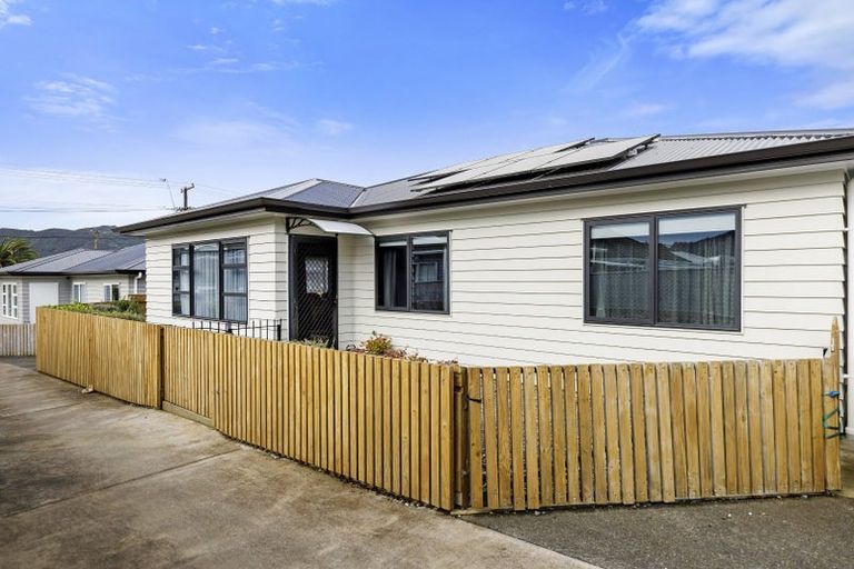 Photo of property in 139b Wainuiomata Road, Wainuiomata, Lower Hutt, 5014