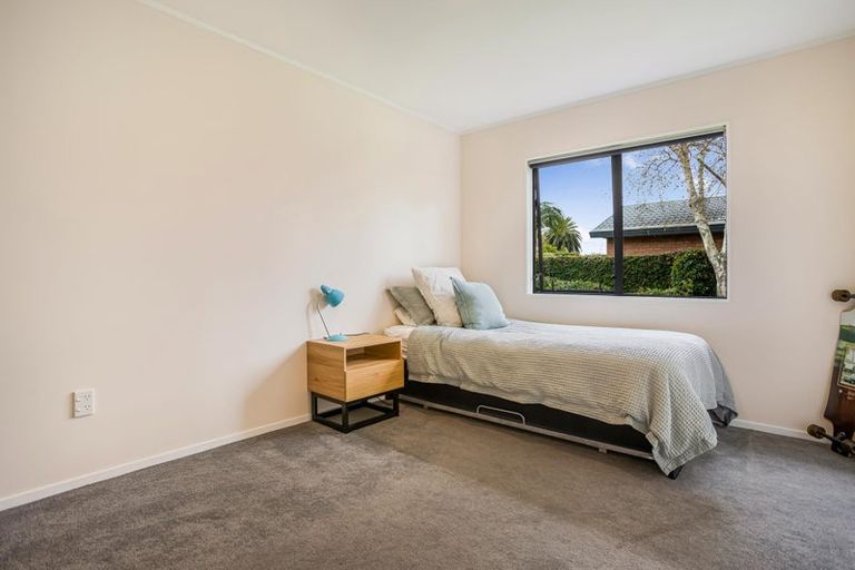 Photo of property in 5a Roby Street, Te Atatu Peninsula, Auckland, 0610