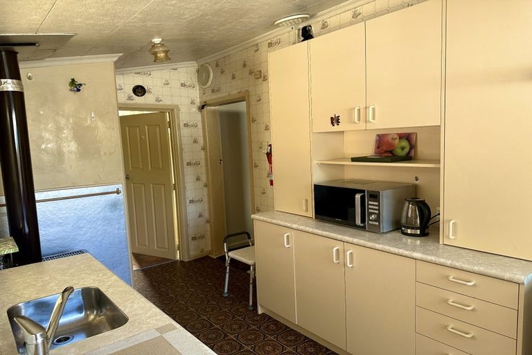 Photo of property in 29 Voelas Road, Lyttelton, 8082