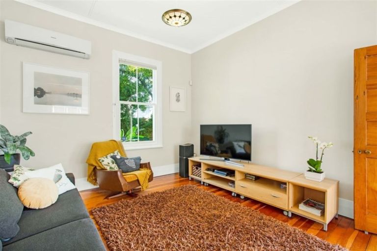 Photo of property in 1/139 Titirangi Road, New Lynn, Auckland, 0600