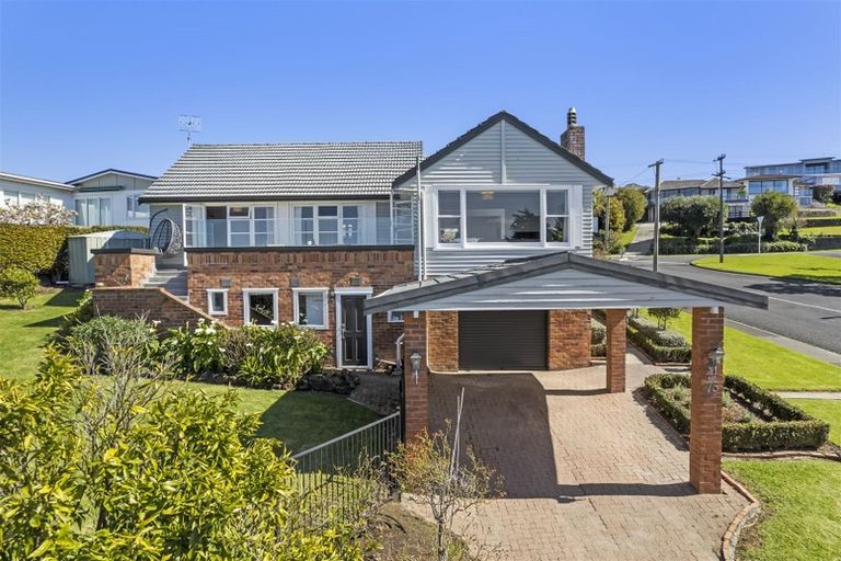 Photo of property in 75 Churchill Road, Cockle Bay, Auckland, 2014