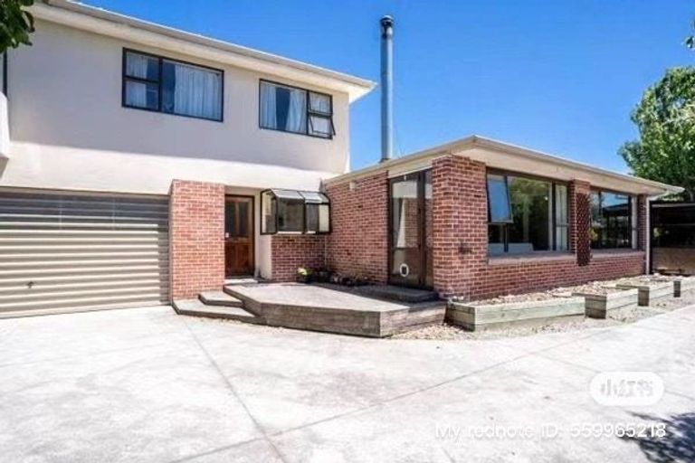 Photo of property in 4 Oakfield Street, Burnside, Christchurch, 8053