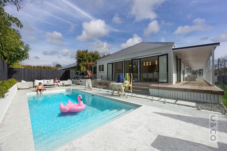 Photo of property in 15 Edward Street, Riverhead, 0820