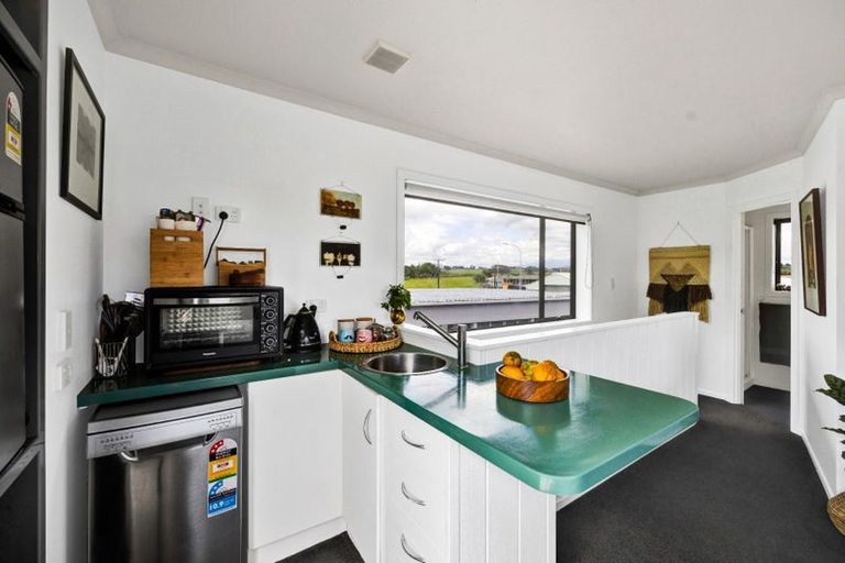 Photo of property in 14 West Quay, Waitara, 4320