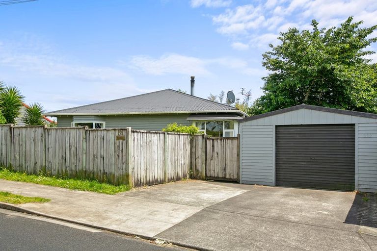 Photo of property in 222 Frankley Road, Frankleigh Park, New Plymouth, 4310