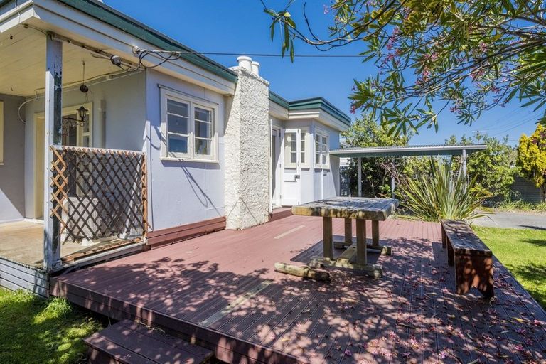 Photo of property in 2 Chaffey Street, Foxton Beach, Foxton, 4815