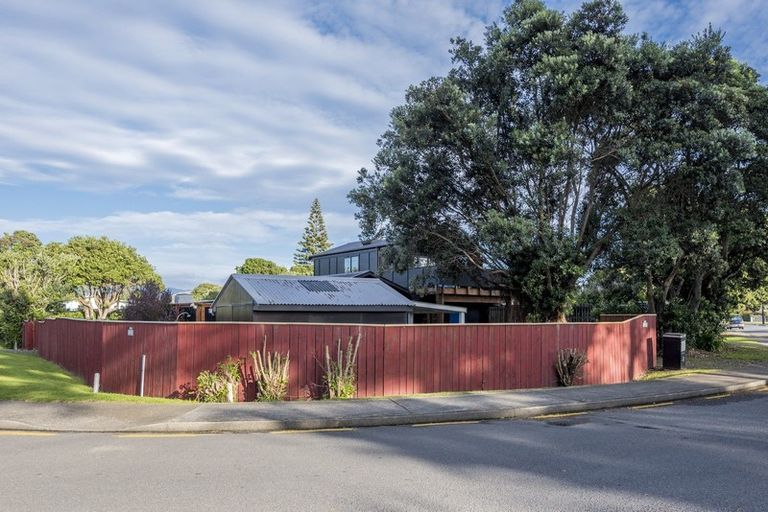 Photo of property in 2 The Avenue, Otaki Beach, Otaki, 5512