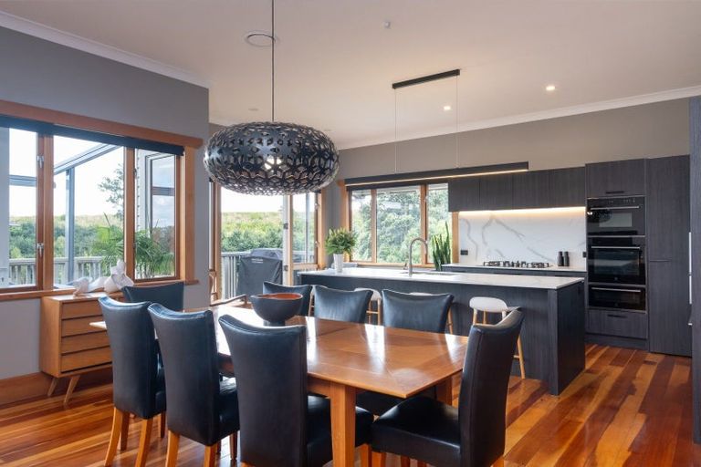 Photo of property in 11 Lawrence Road, Hospital Hill, Napier, 4110