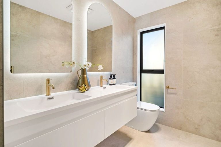 Photo of property in 1 Dorset Down Drive, Karaka, 2580