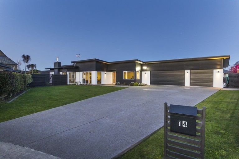 Photo of property in 14 Doncaster Court, Awapuni, Palmerston North, 4412